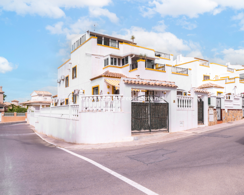 Resale - Quad - Urb. La Marina