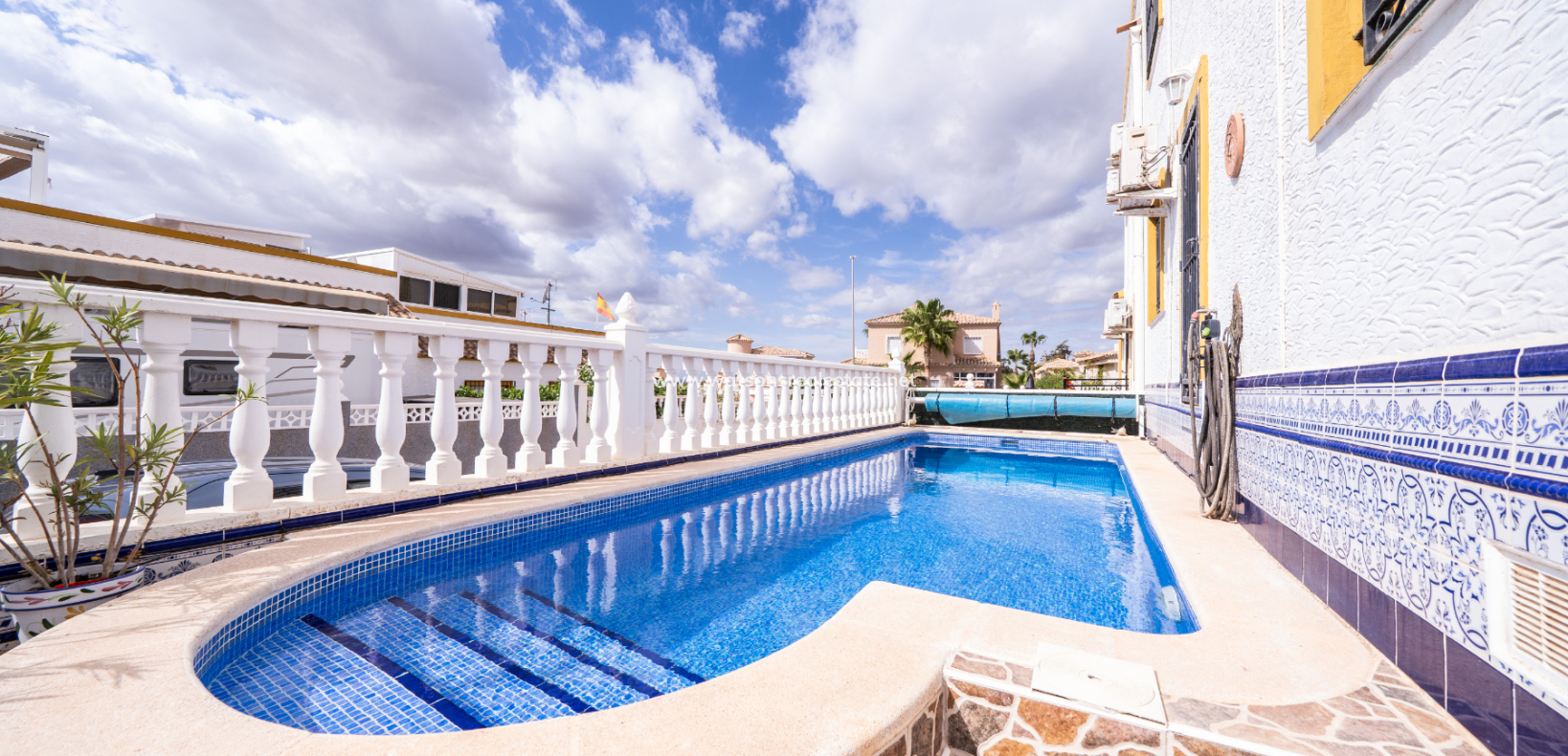 Resale - Quad - Urb. La Marina