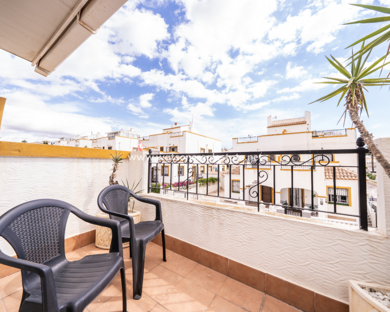 Resale - Quad - Urb. La Marina