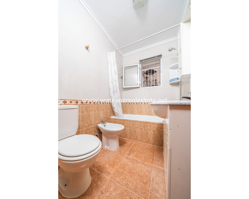 Resale - Quad - Urb. La Marina