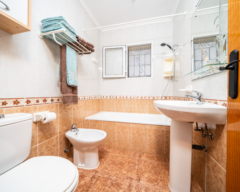 Resale - Quad - Urb. La Marina