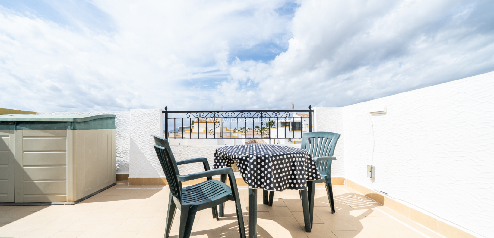 Resale - Quad - Urb. La Marina