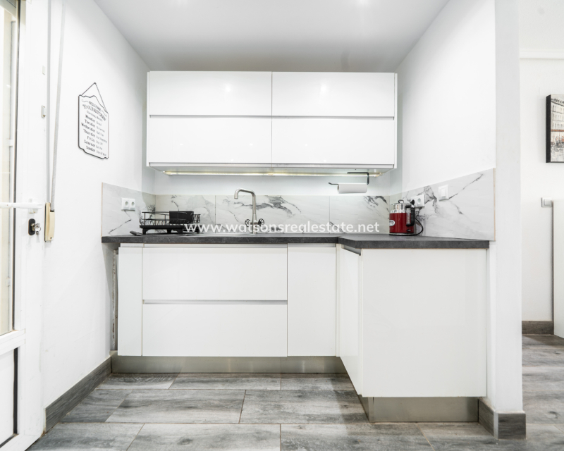 Resale - Quad - Urb. La Marina