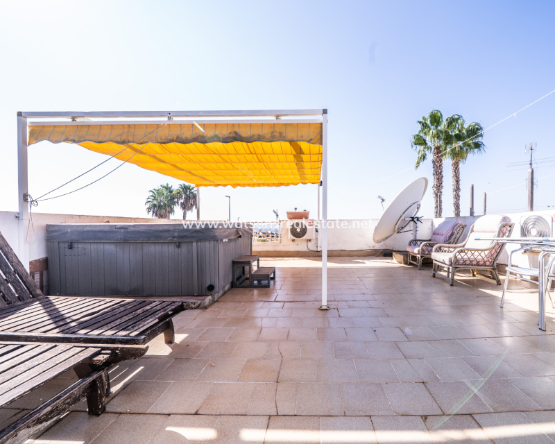 Resale - Quad - Urb. La Marina