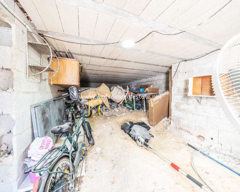 Resale - Quad - Urb. La Marina