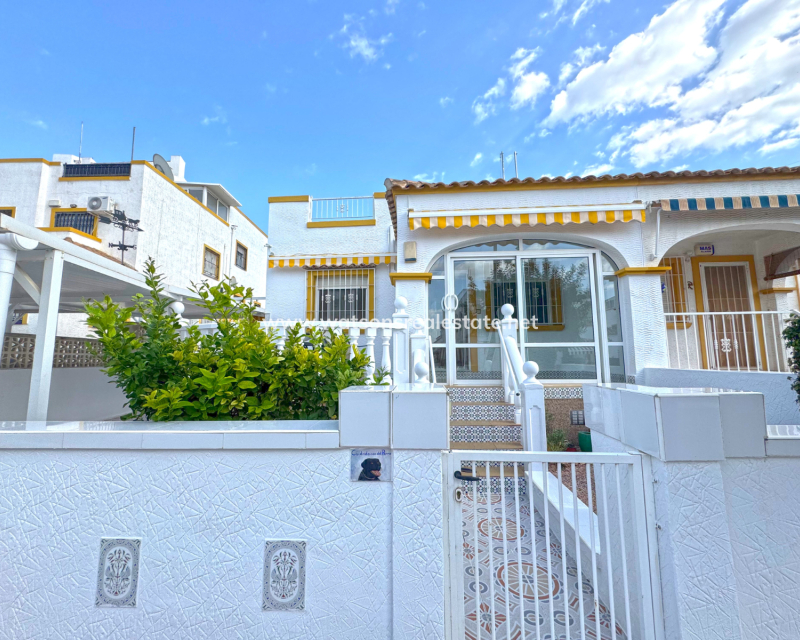Resale - Quad - Urb. La Marina