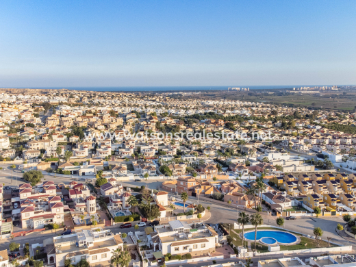 Resale - Quad - Urb. La Marina