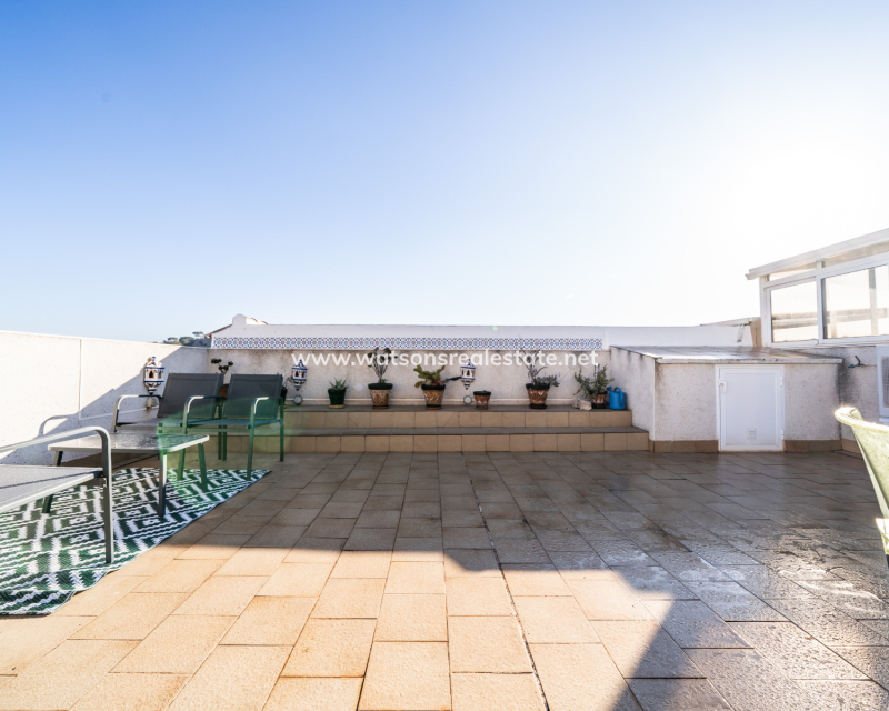 Resale - Quad - Urb. La Marina