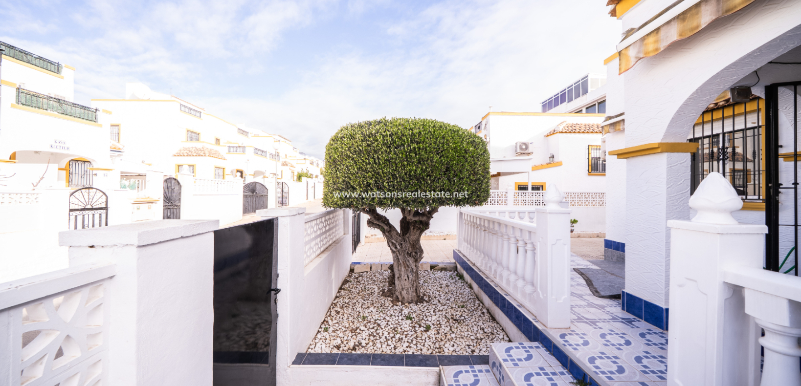 Resale - Quad - Urb. La Marina