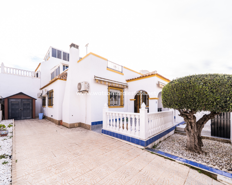Resale - Quad - Urb. La Marina