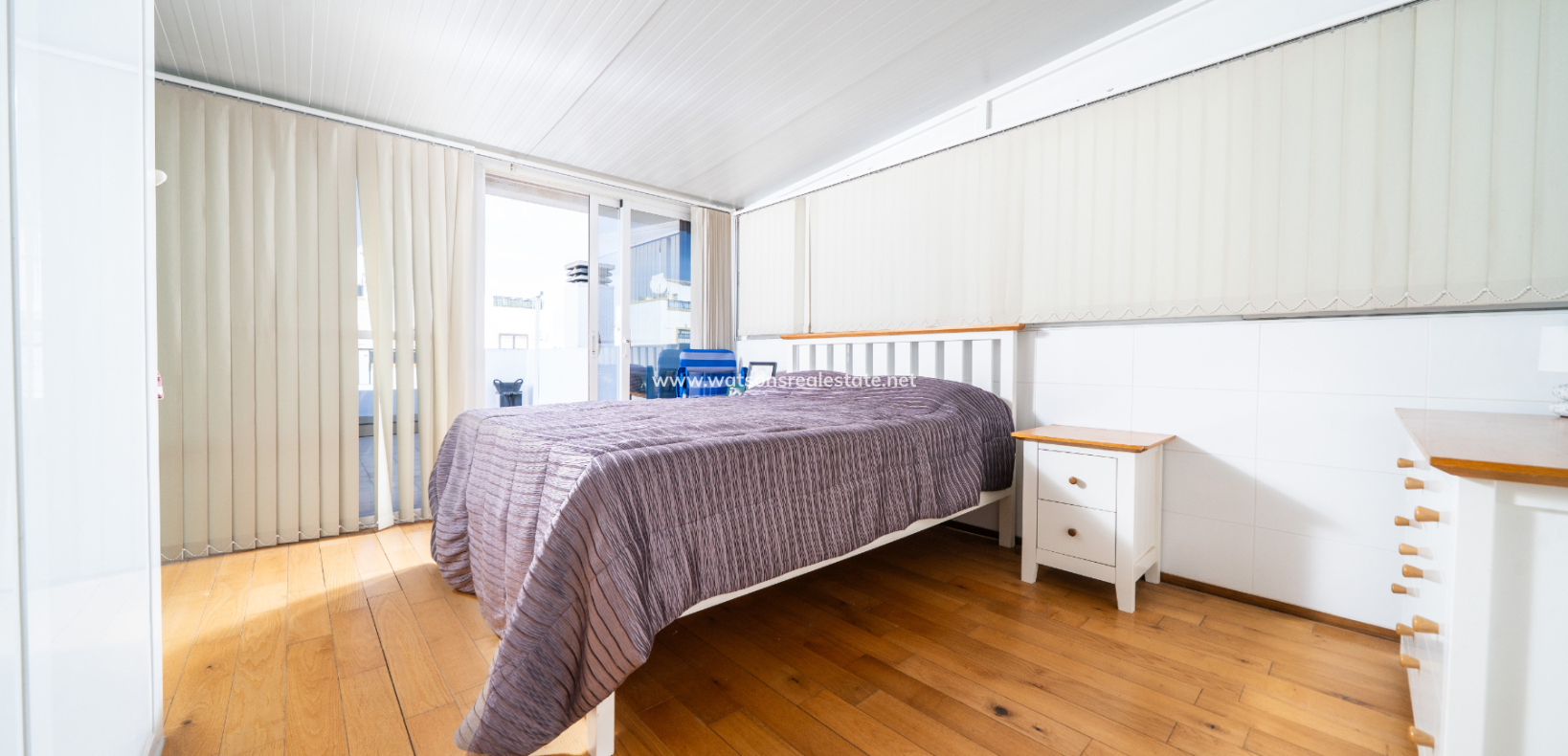 Resale - Quad - Urb. La Marina