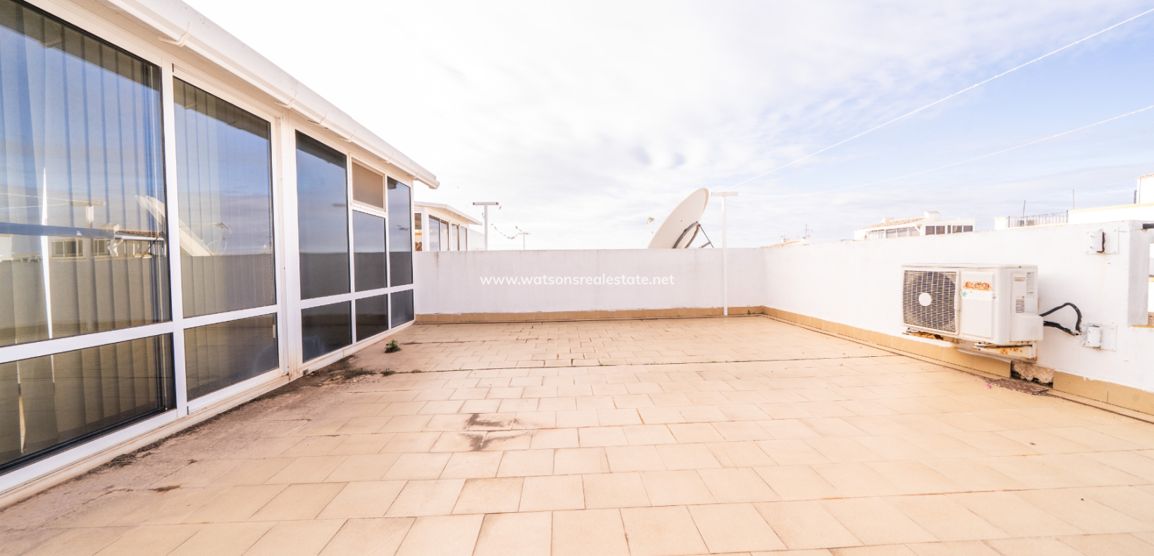 Resale - Quad - Urb. La Marina