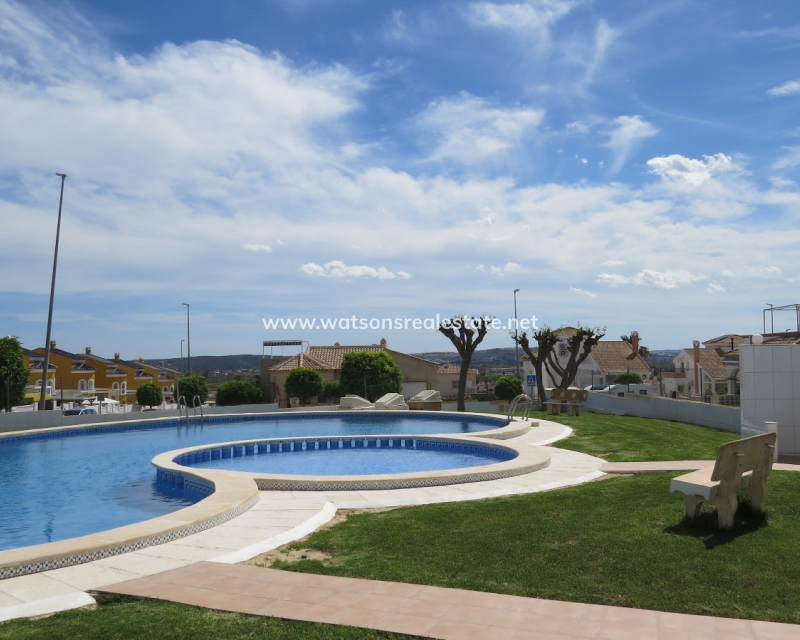 Resale - Quad - Urb. La Marina