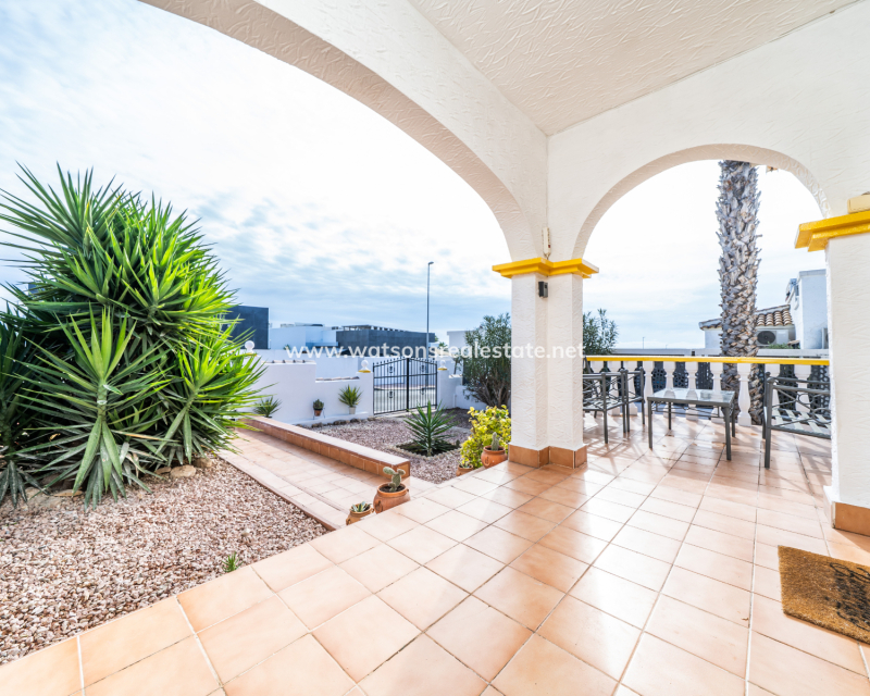 Resale - Quad - Urb. La Marina