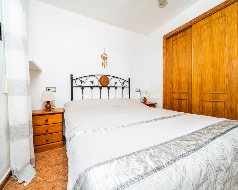 Resale - Quad - Urb. La Marina