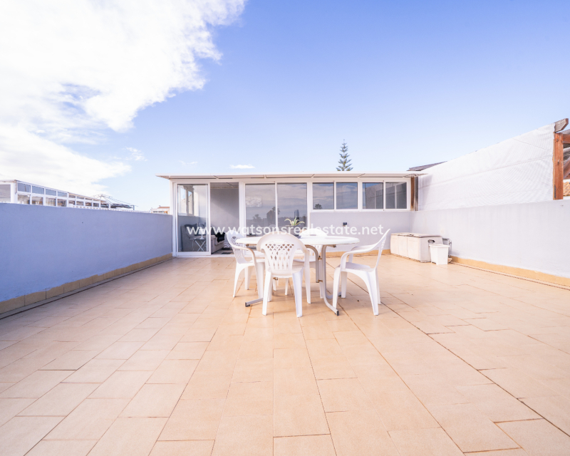 Resale - Quad - Urb. La Marina
