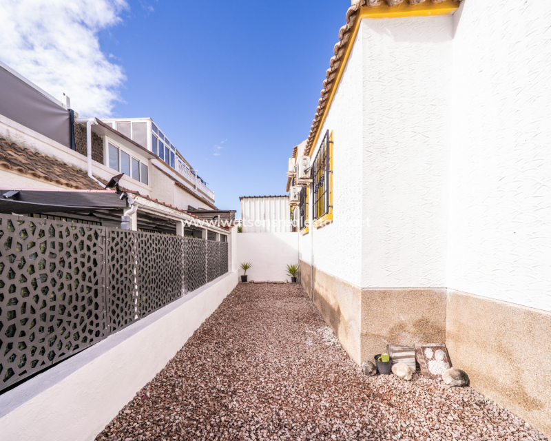 Resale - Quad - Urb. La Marina