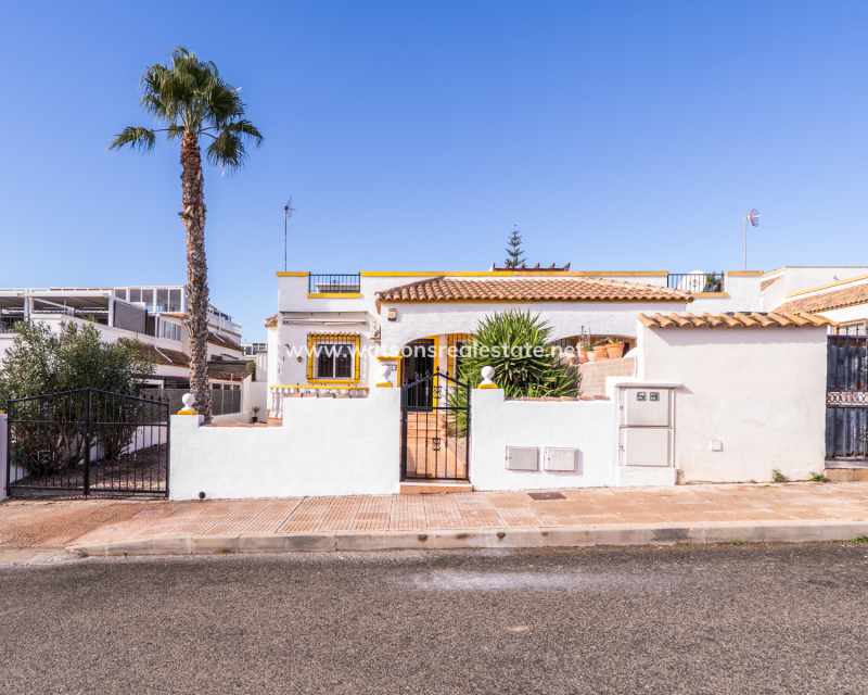 Resale - Quad - Urb. La Marina