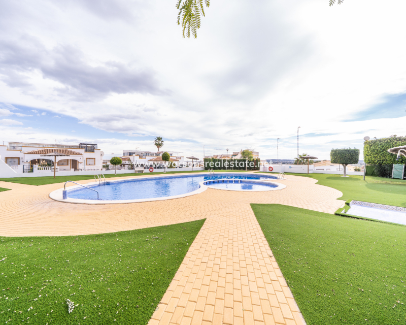 Resale - Quad - Urb. La Marina