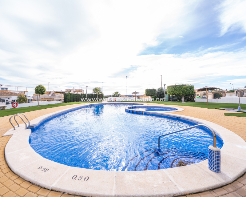 Resale - Quad - Urb. La Marina