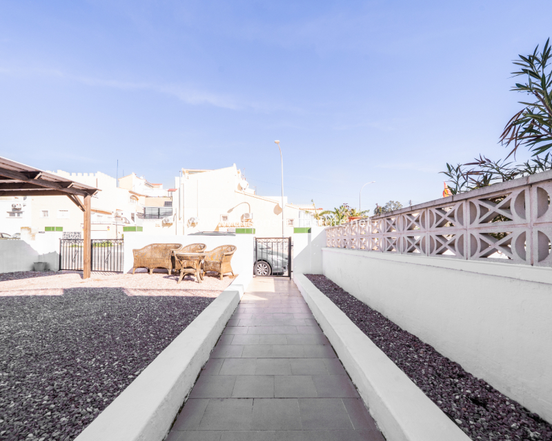Resale - Quad - Urb. La Marina