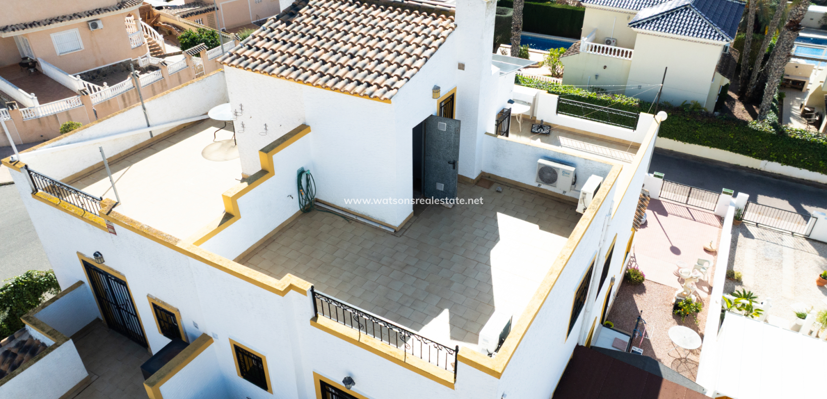Resale - Quad - Urb. La Marina