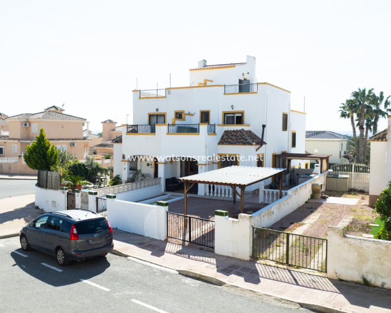 Resale - Quad - Urb. La Marina