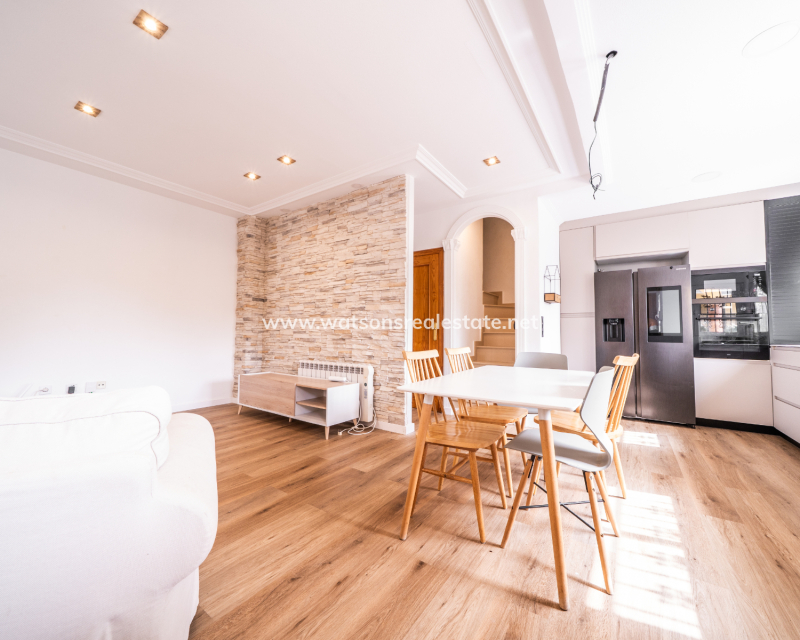 Resale - Quad - Urb. La Marina