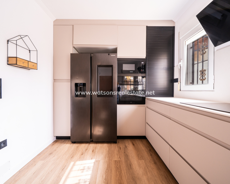 Resale - Quad - Urb. La Marina