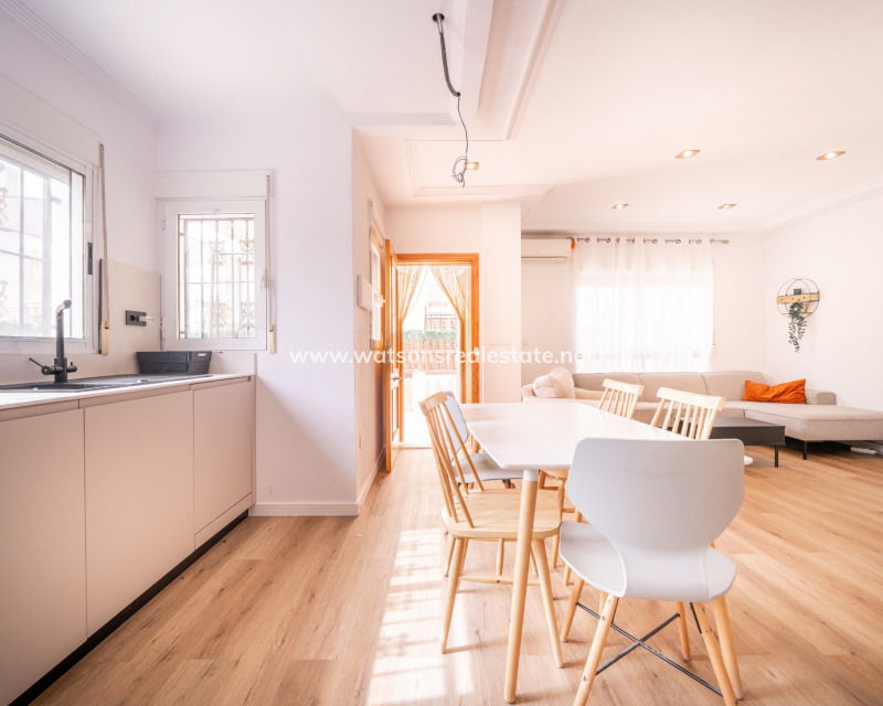 Resale - Quad - Urb. La Marina