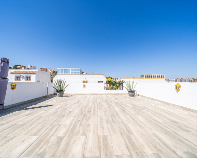 Resale - Quad - Urb. La Marina