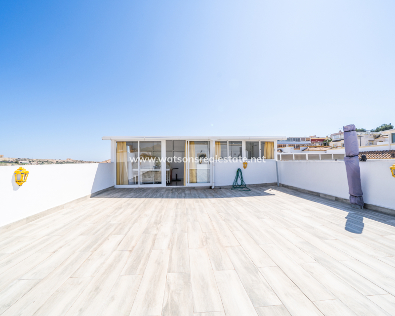 Resale - Quad - Urb. La Marina