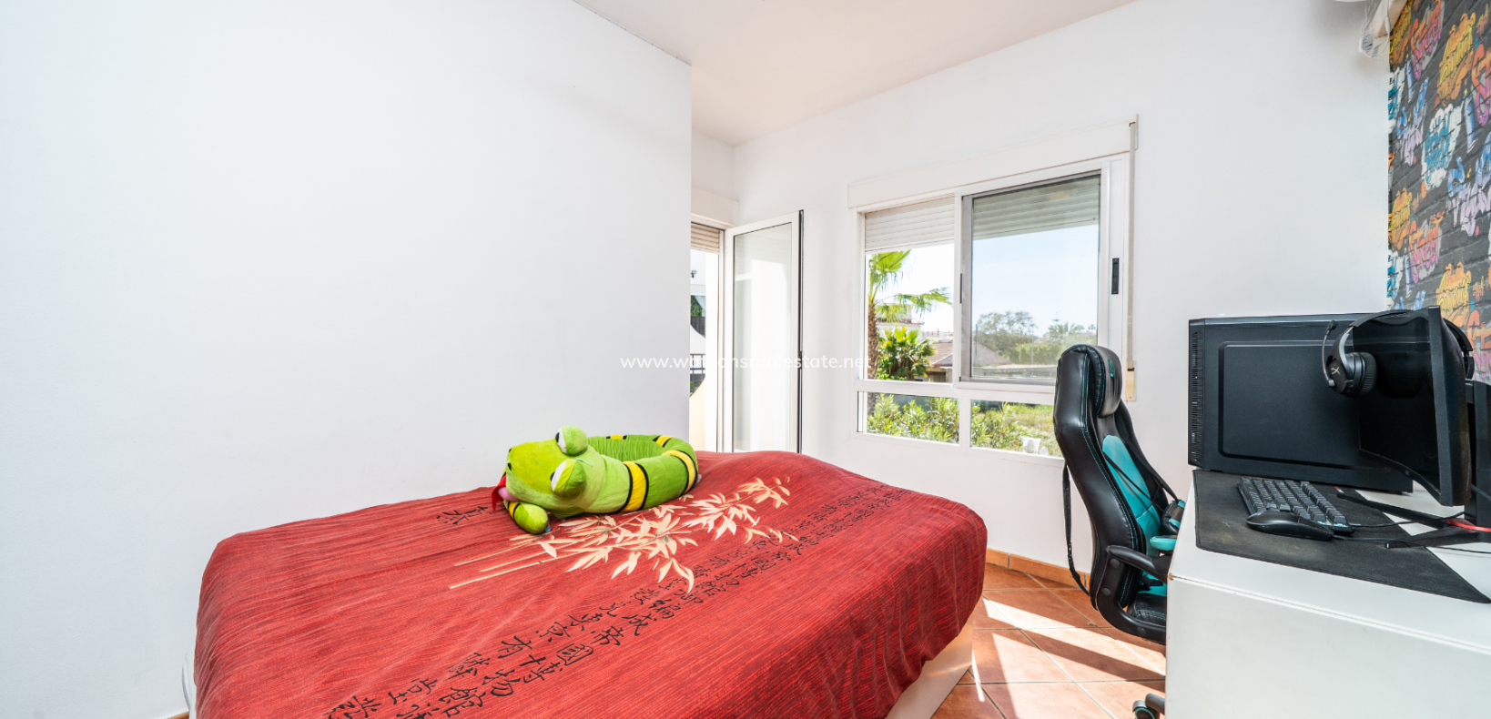 Resale - Quad - Urb. La Marina