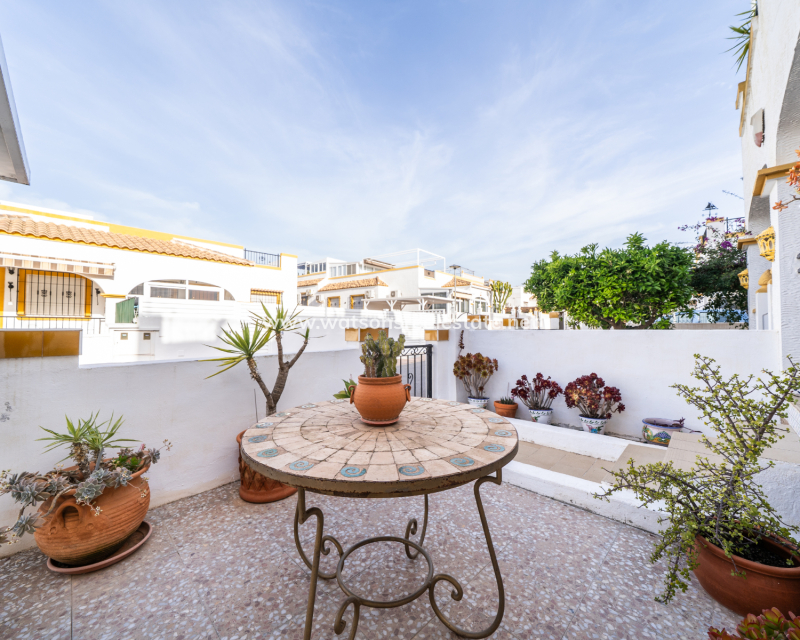 Resale - Quad - Urb. La Marina