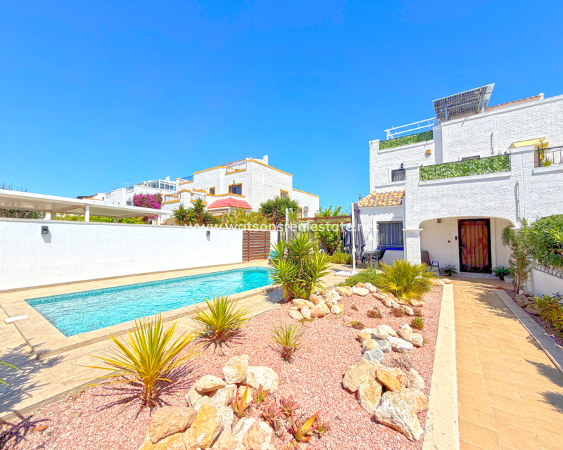 Resale - Quad - Urb. La Marina