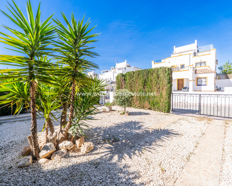 Resale - Quad - Urb. La Marina