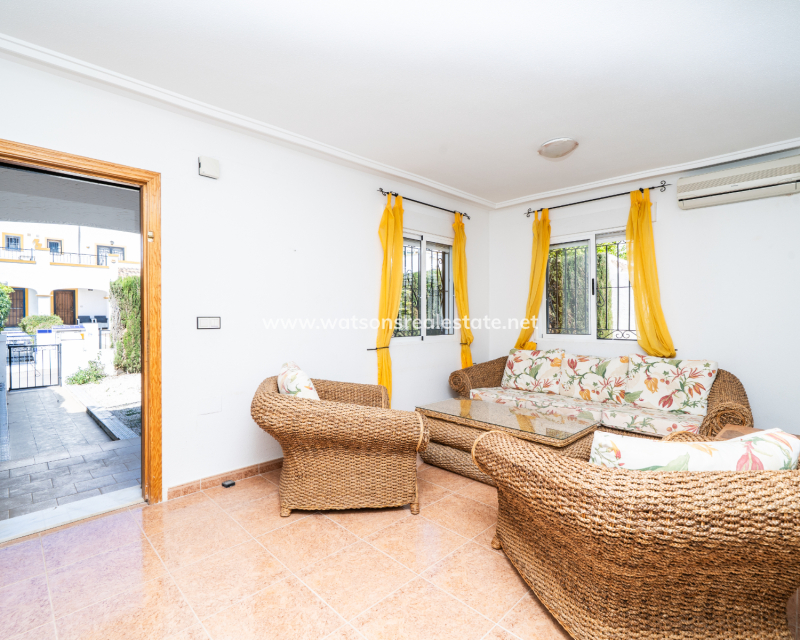 Resale - Quad - Urb. La Marina