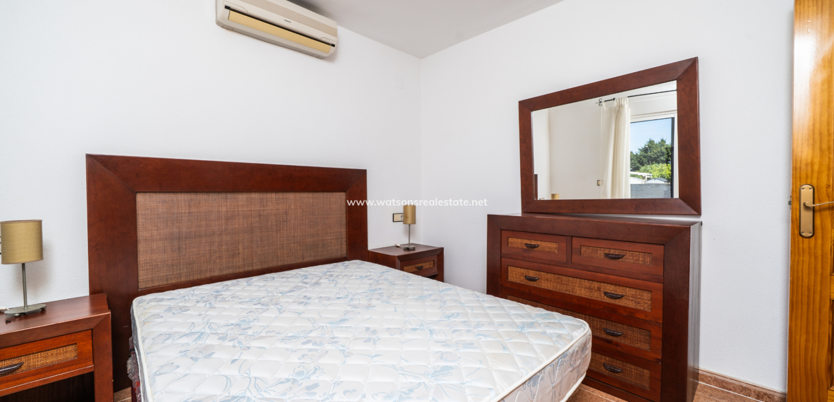 Resale - Quad - Urb. La Marina