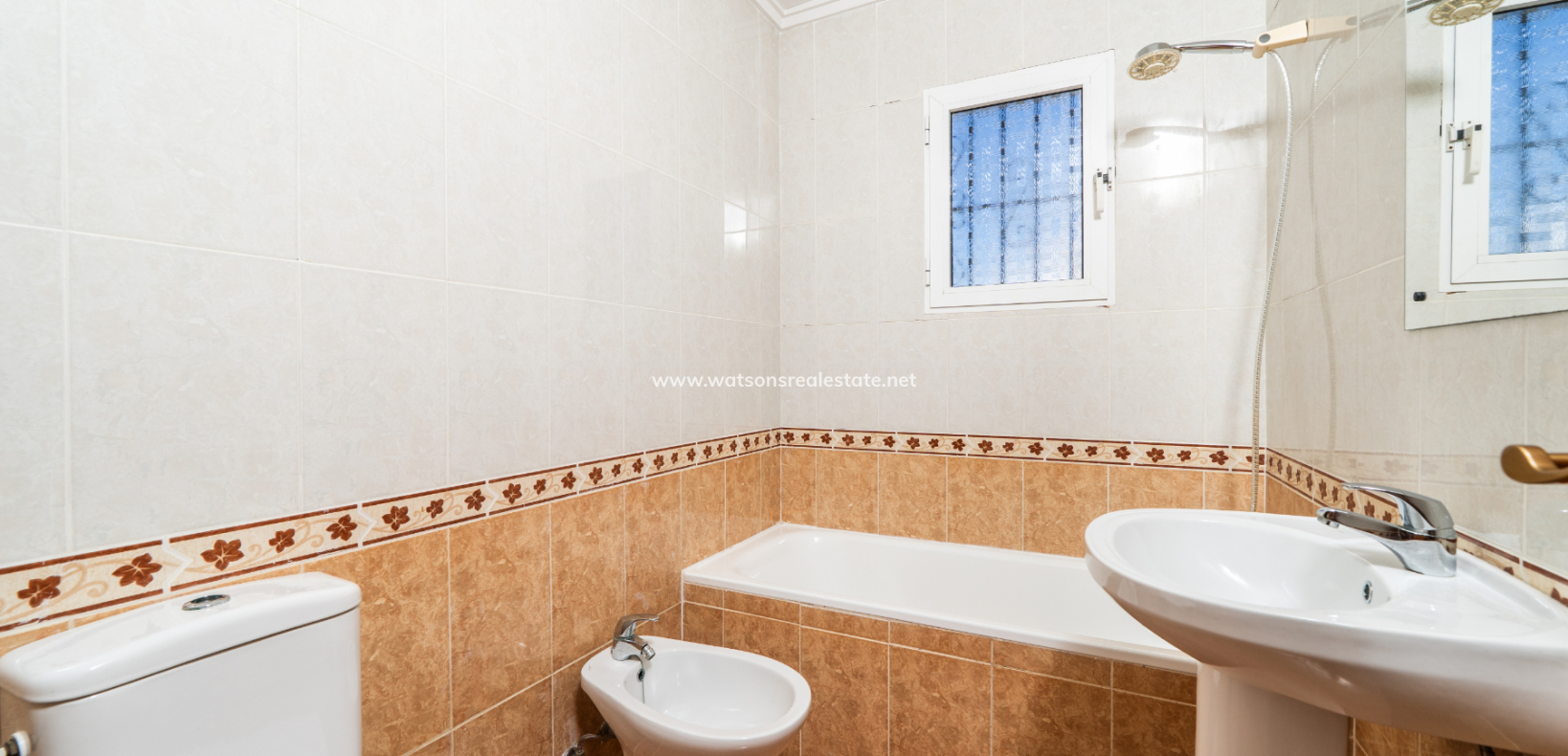 Resale - Quad - Urb. La Marina