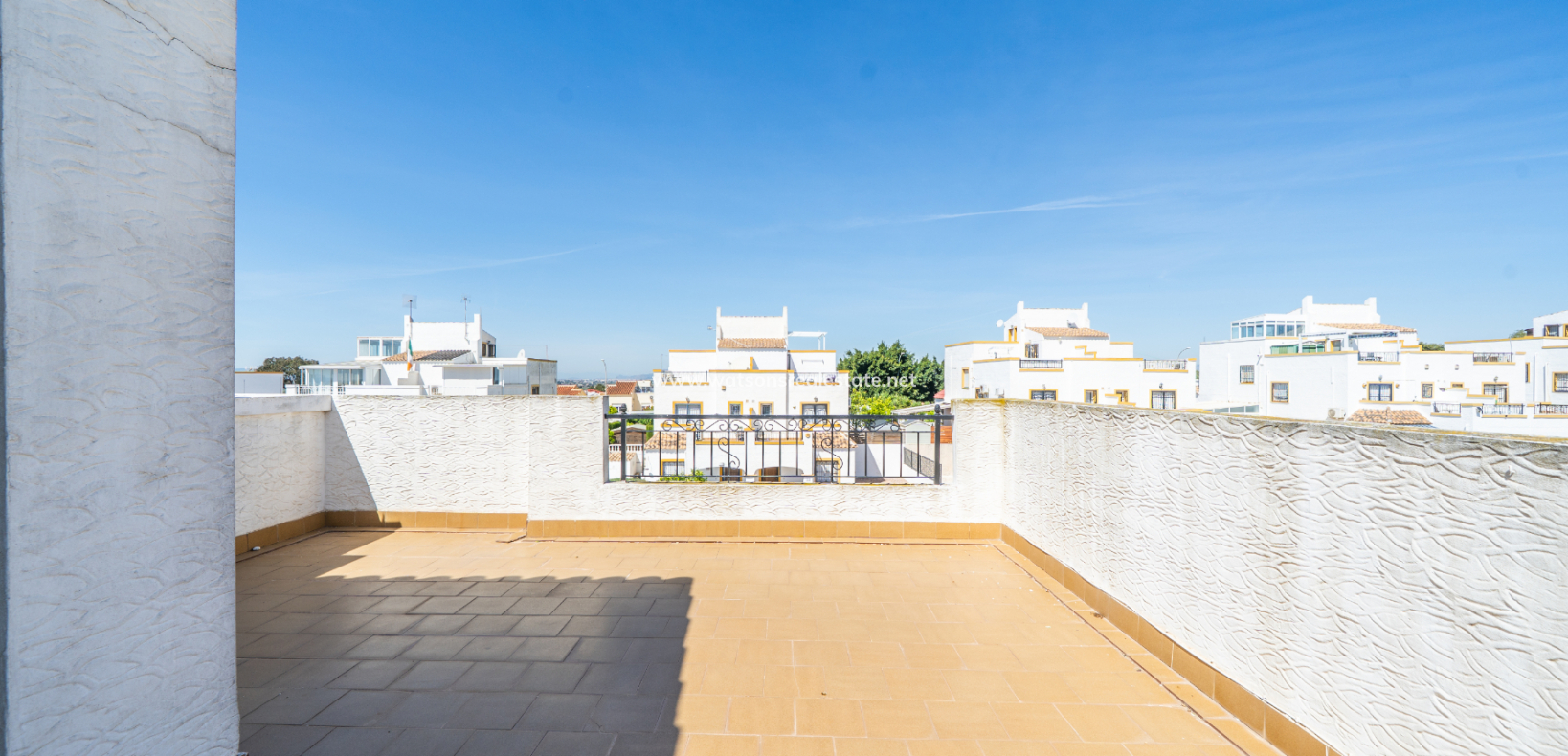 Resale - Quad - Urb. La Marina