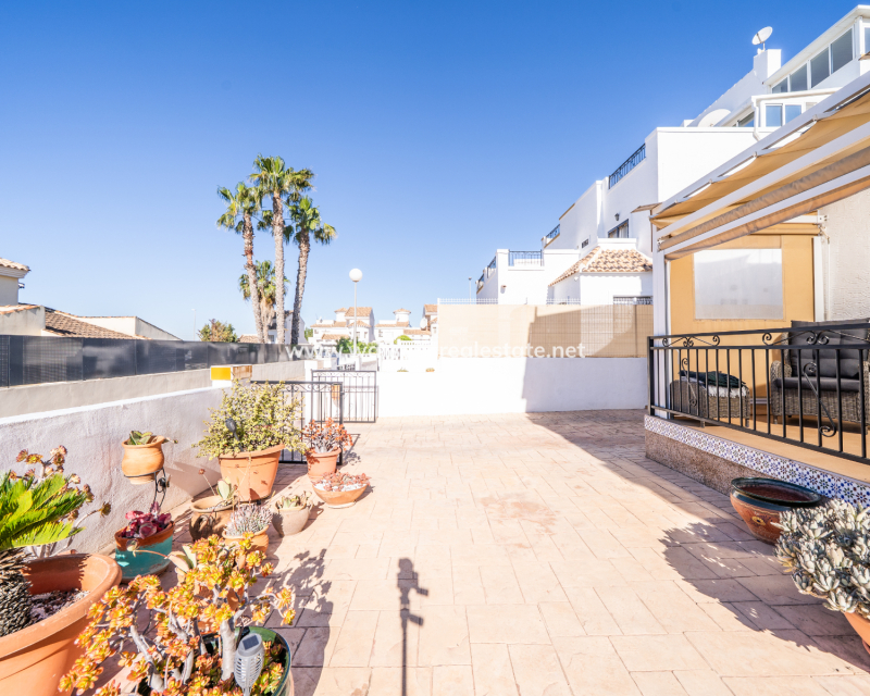 Resale - Quad - Urb. La Marina