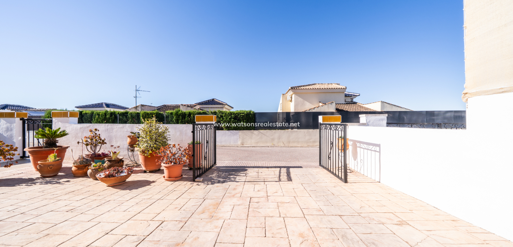 Resale - Quad - Urb. La Marina
