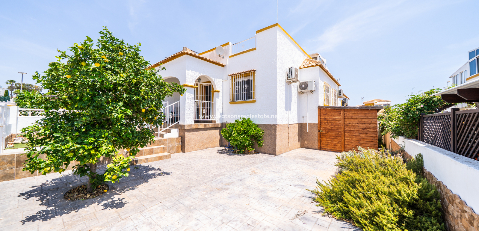 Resale - Quad - Urb. La Marina