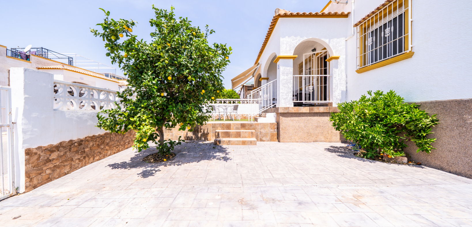 Resale - Quad - Urb. La Marina