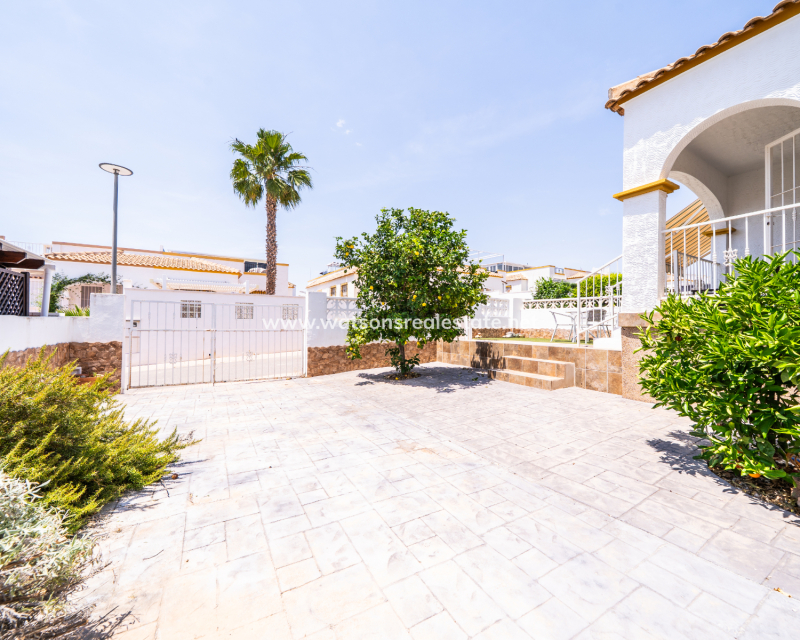 Resale - Quad - Urb. La Marina