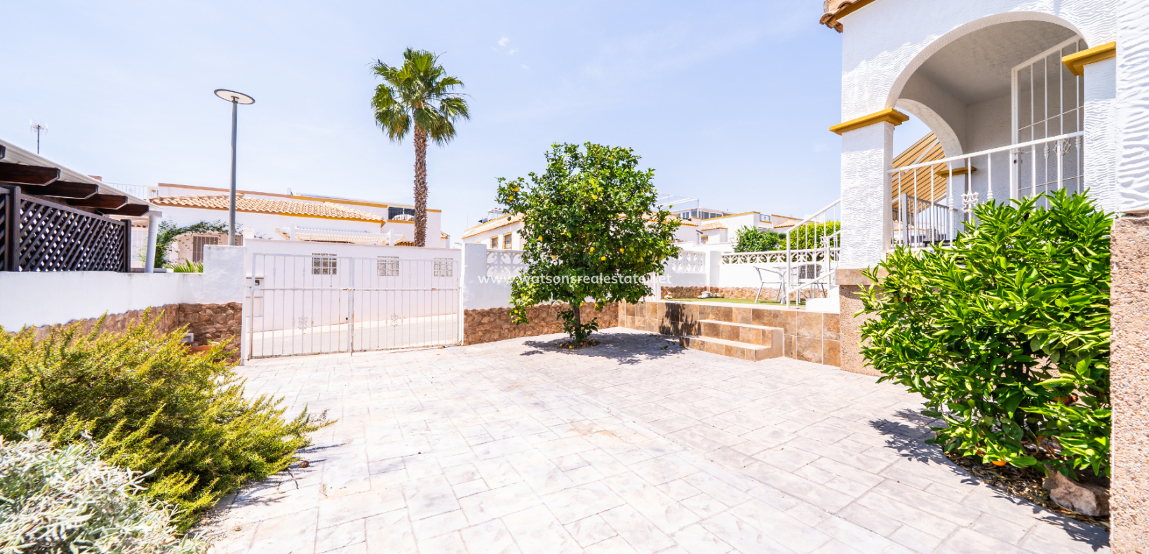 Resale - Quad - Urb. La Marina
