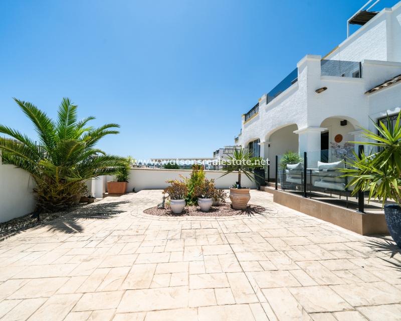 Resale - Quad - Urb. La Marina
