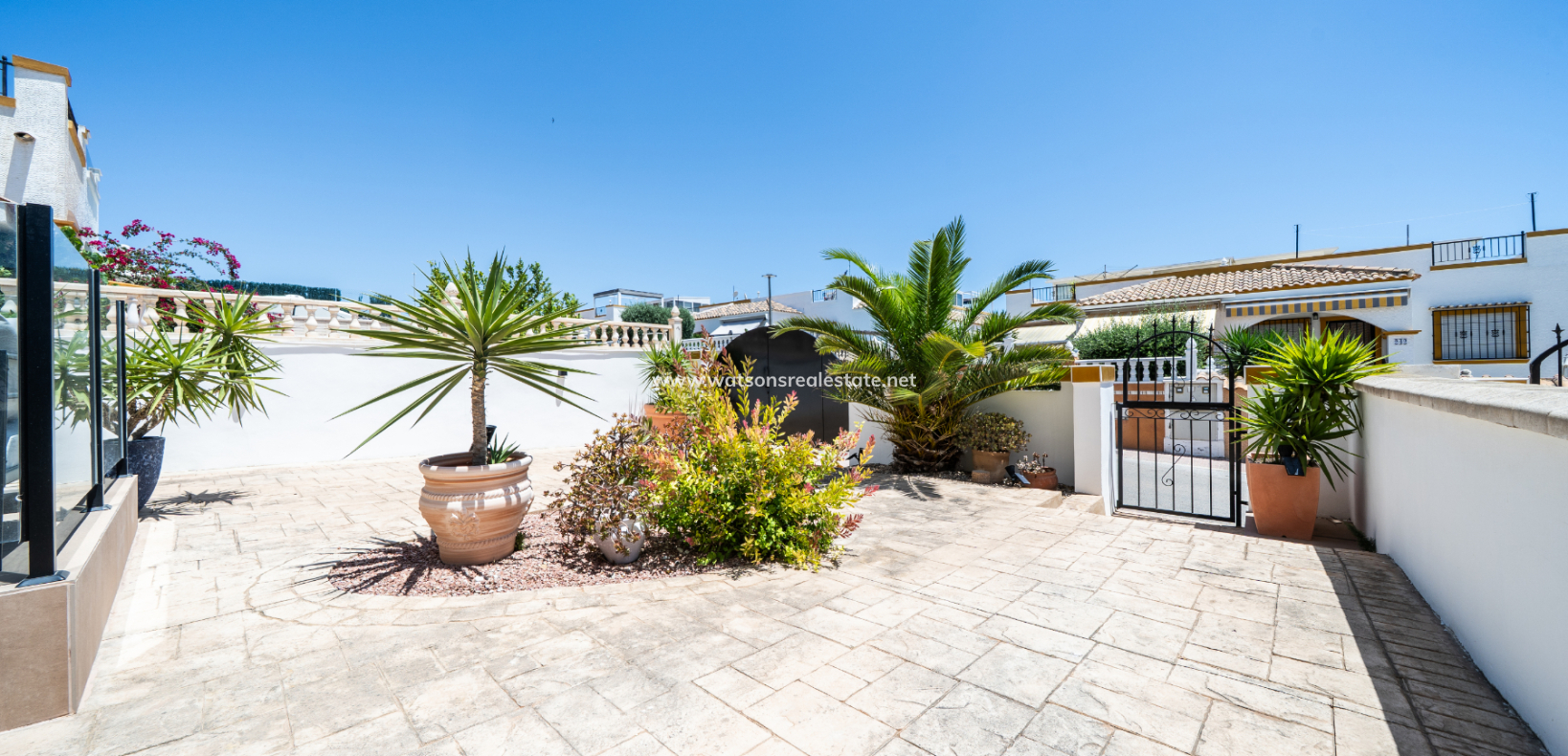 Resale - Quad - Urb. La Marina