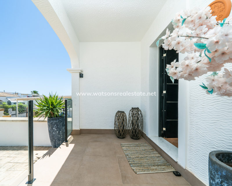 Resale - Quad - Urb. La Marina