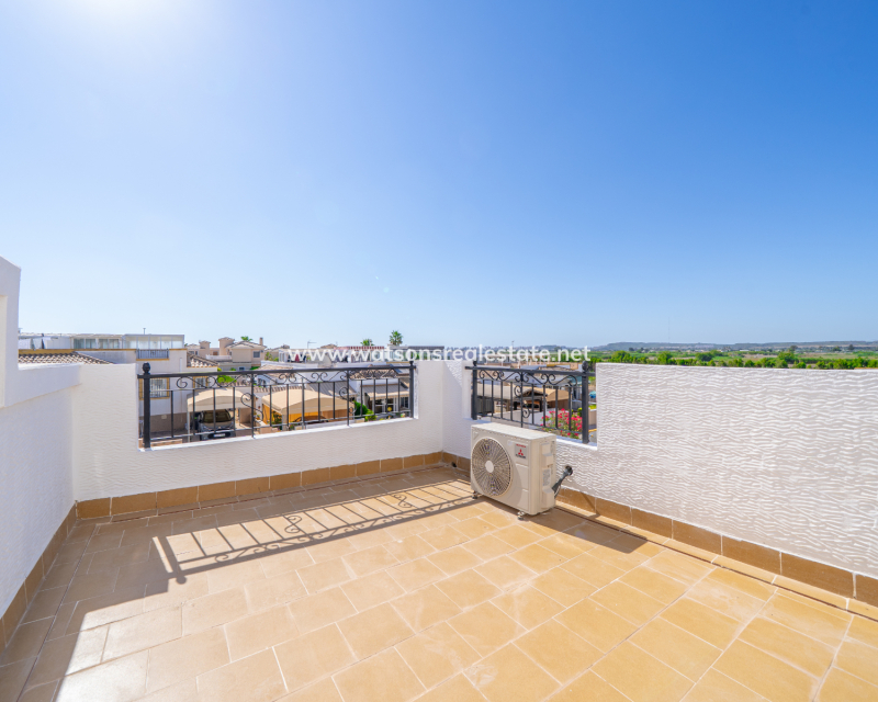 Resale - Quad - Urb. La Marina